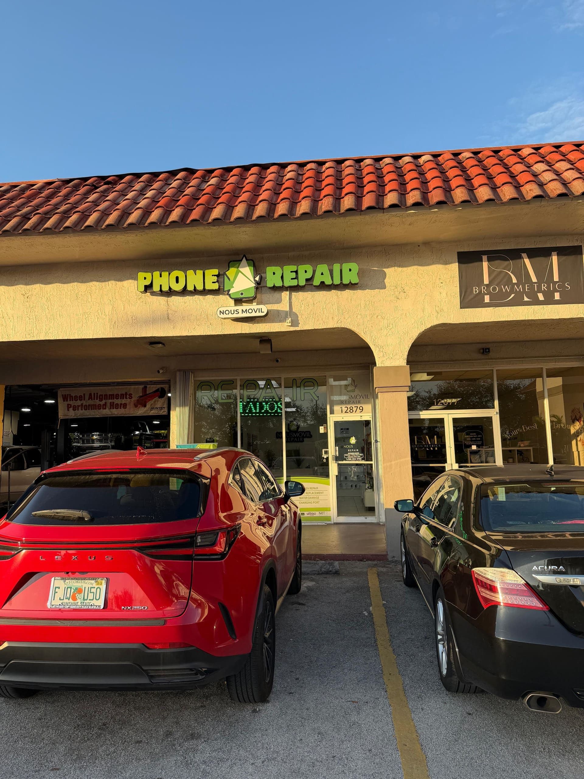 Fachada de la tienda NOUS MOVIL REPAIR en Kendall